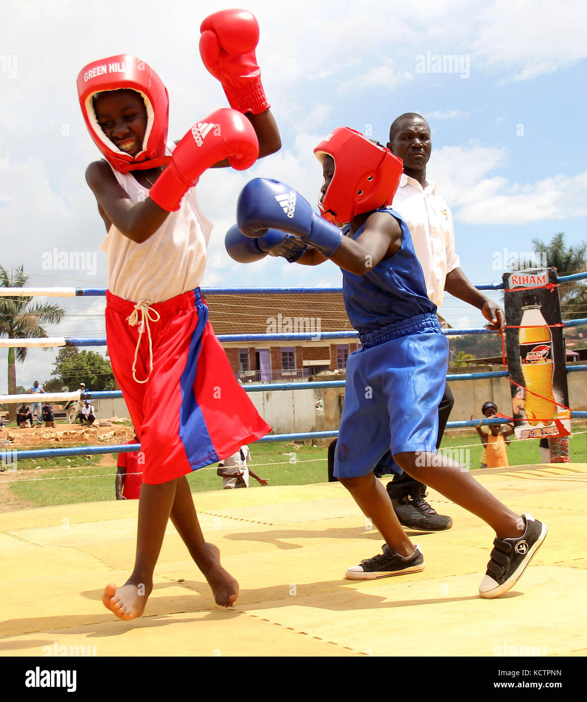 Children take part in a boxing contest in Kampala, Uganda Stock Photo