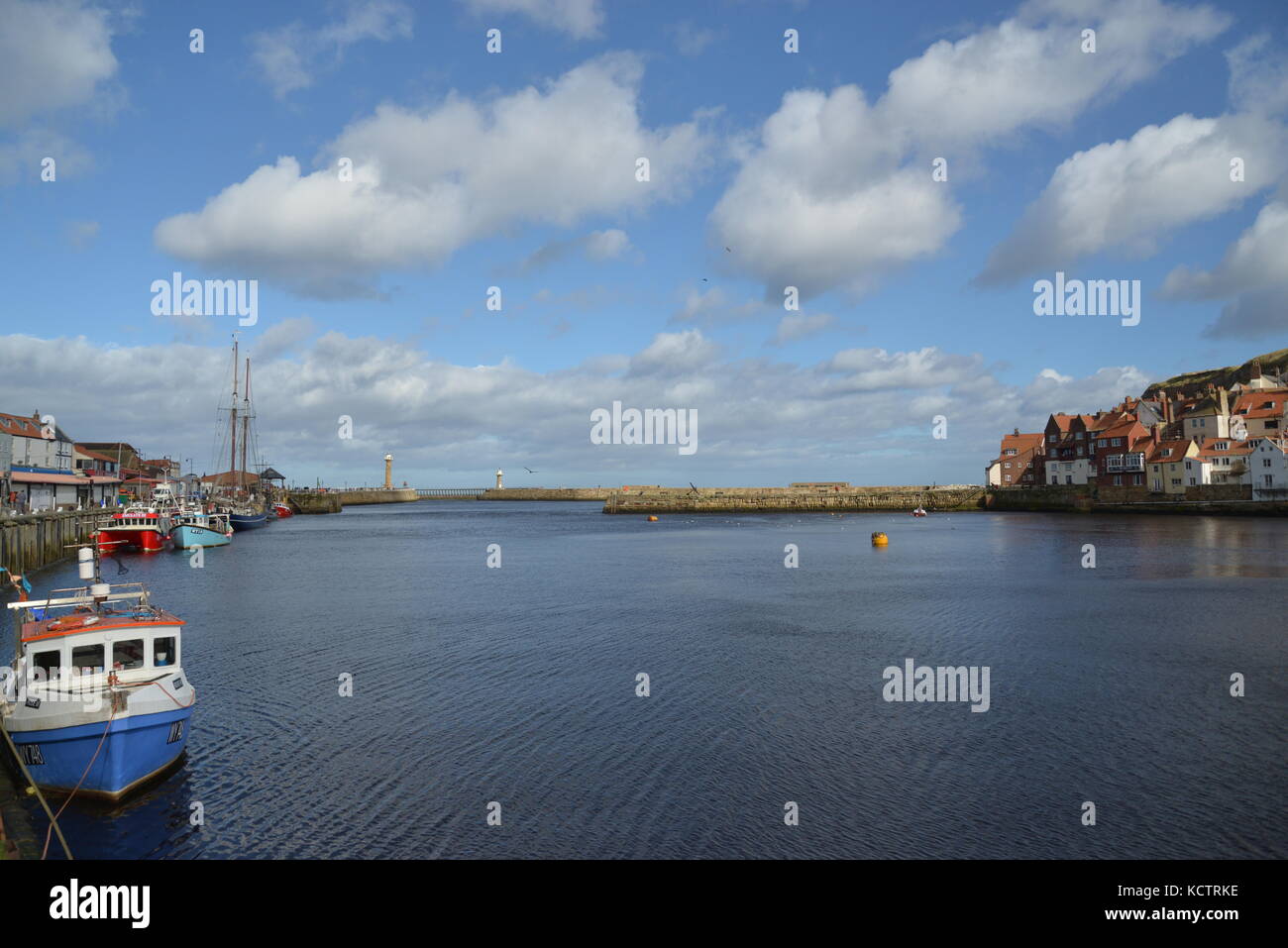 Whitby harbour fishing boats hi-res stock photography and images - Alamy