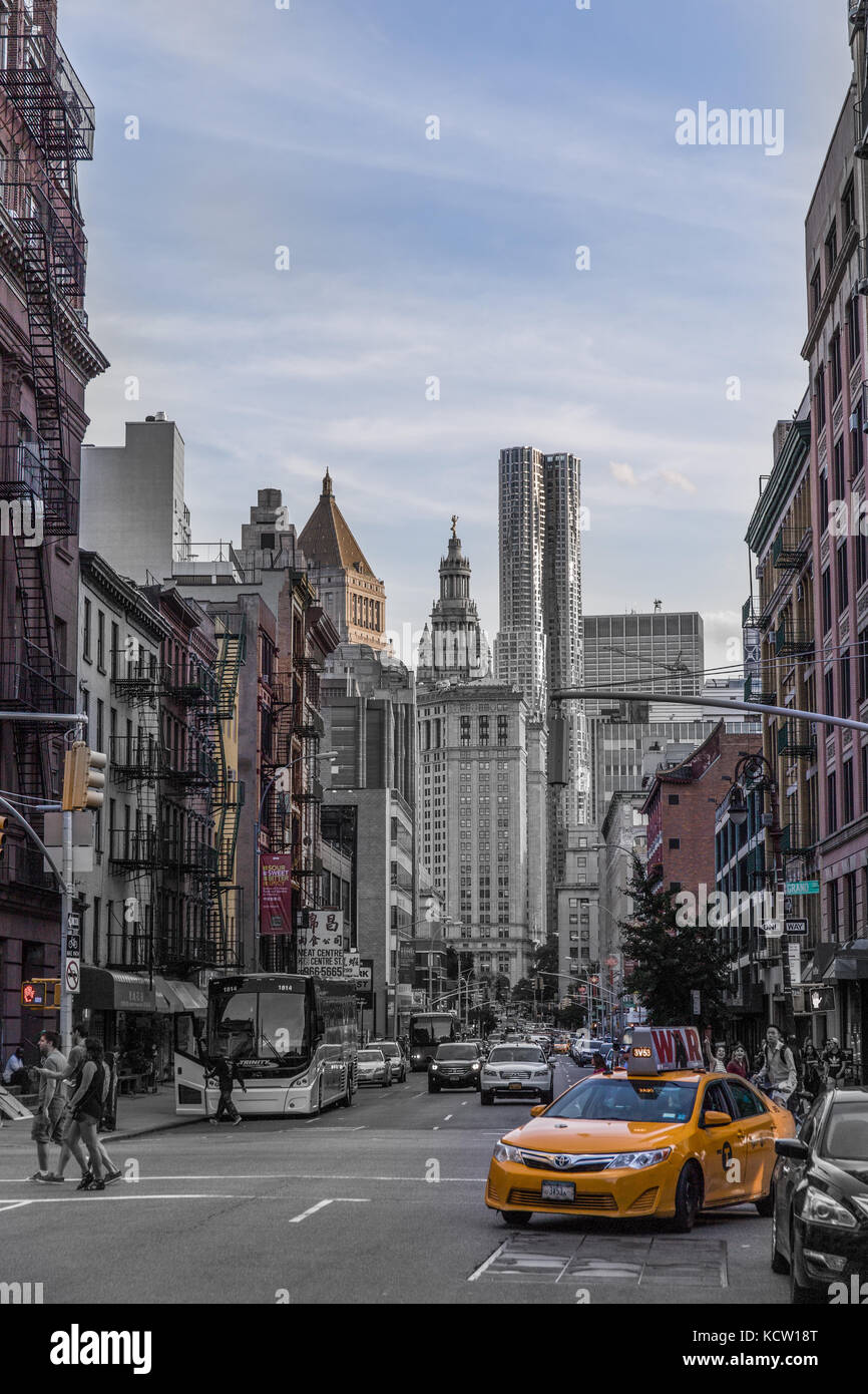 New York, The Big Apple & a yellow taxi Stock Photo