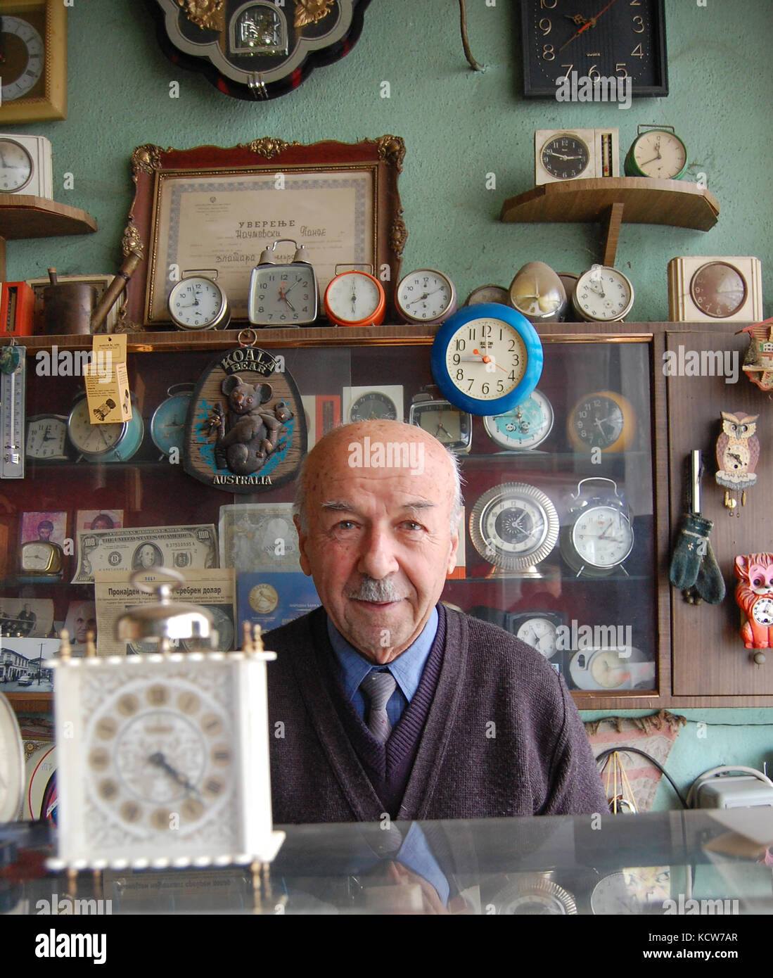 Clockmaker shop hires stock photography and images Alamy