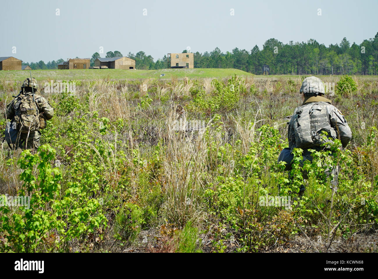 U.S. Soldiers with Company A, 4-118th Combined Arms Battalion, South Carolina Army National Guard, participate in gunnery training April 9, 2017 at Fort Stewart, Georgia. (U.S. Army photo by Capt. Brian Hare) Stock Photo