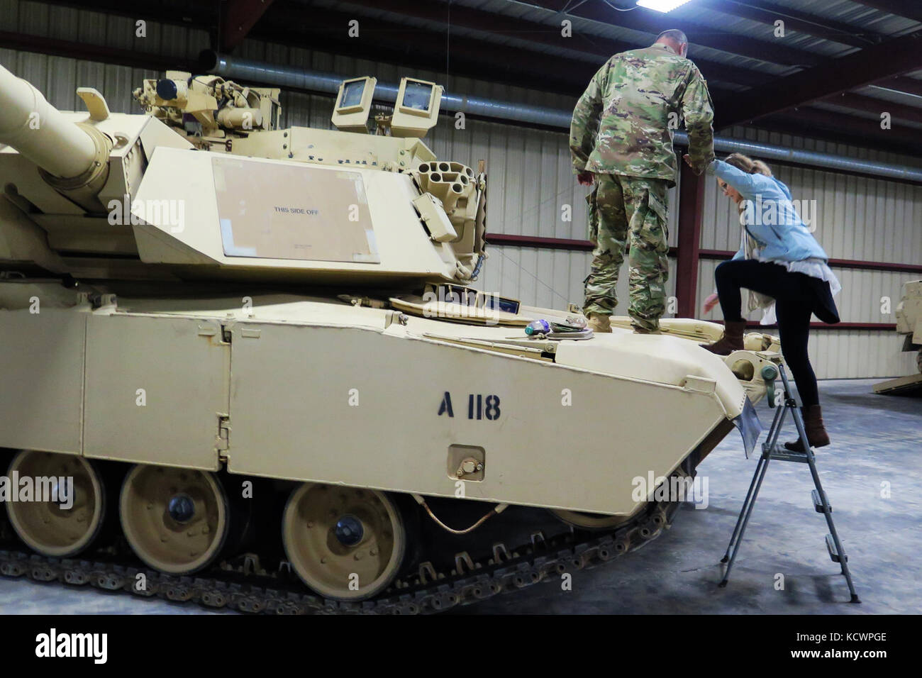 Students of Leadership Columbia Class of 2016 participate in Military