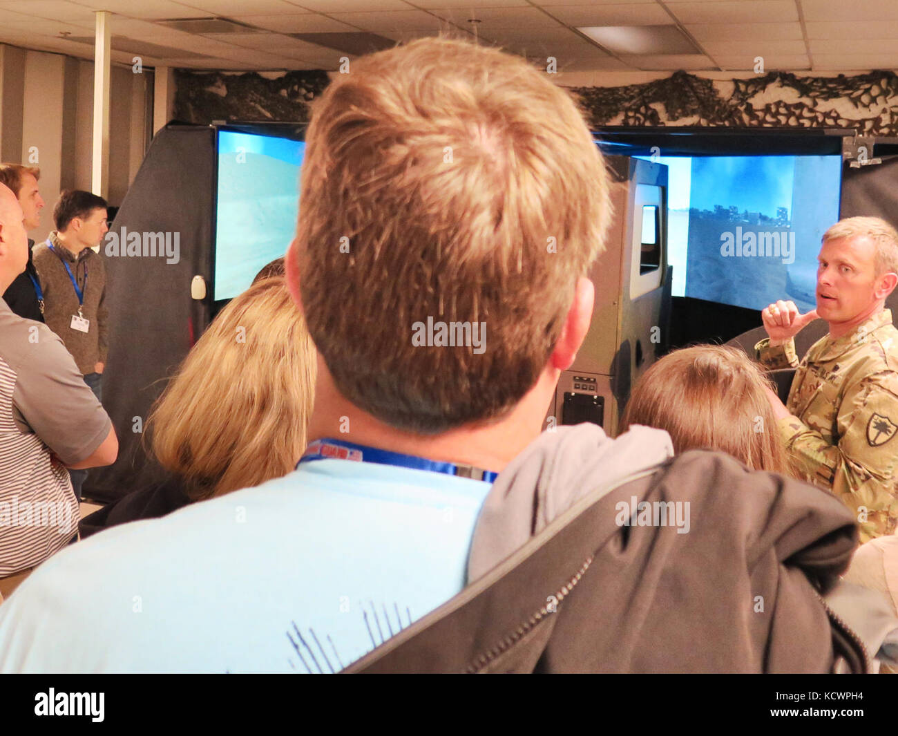 Students of Leadership Columbia Class of 2016 participate in Military