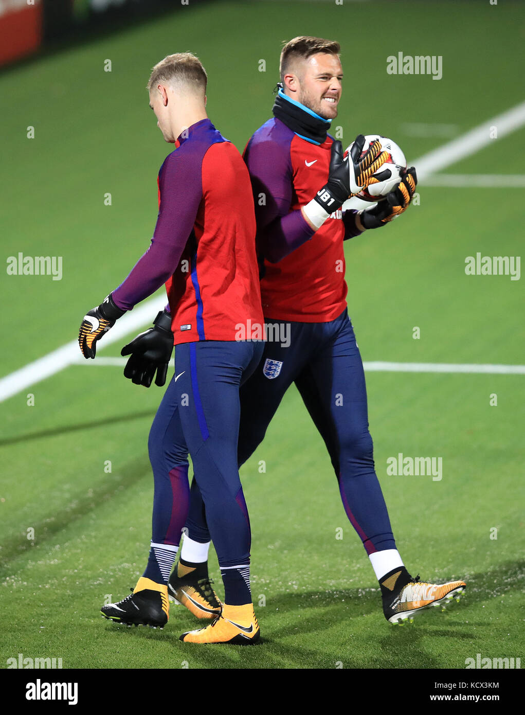 England goalkeepers Joe Hart (left) and Jack Butland during the training  session at the LFF Stadium, Vilnius Stock Photo - Alamy