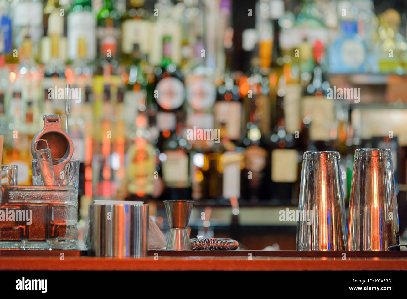 Bar interior counter hi-res stock photography and images - Alamy