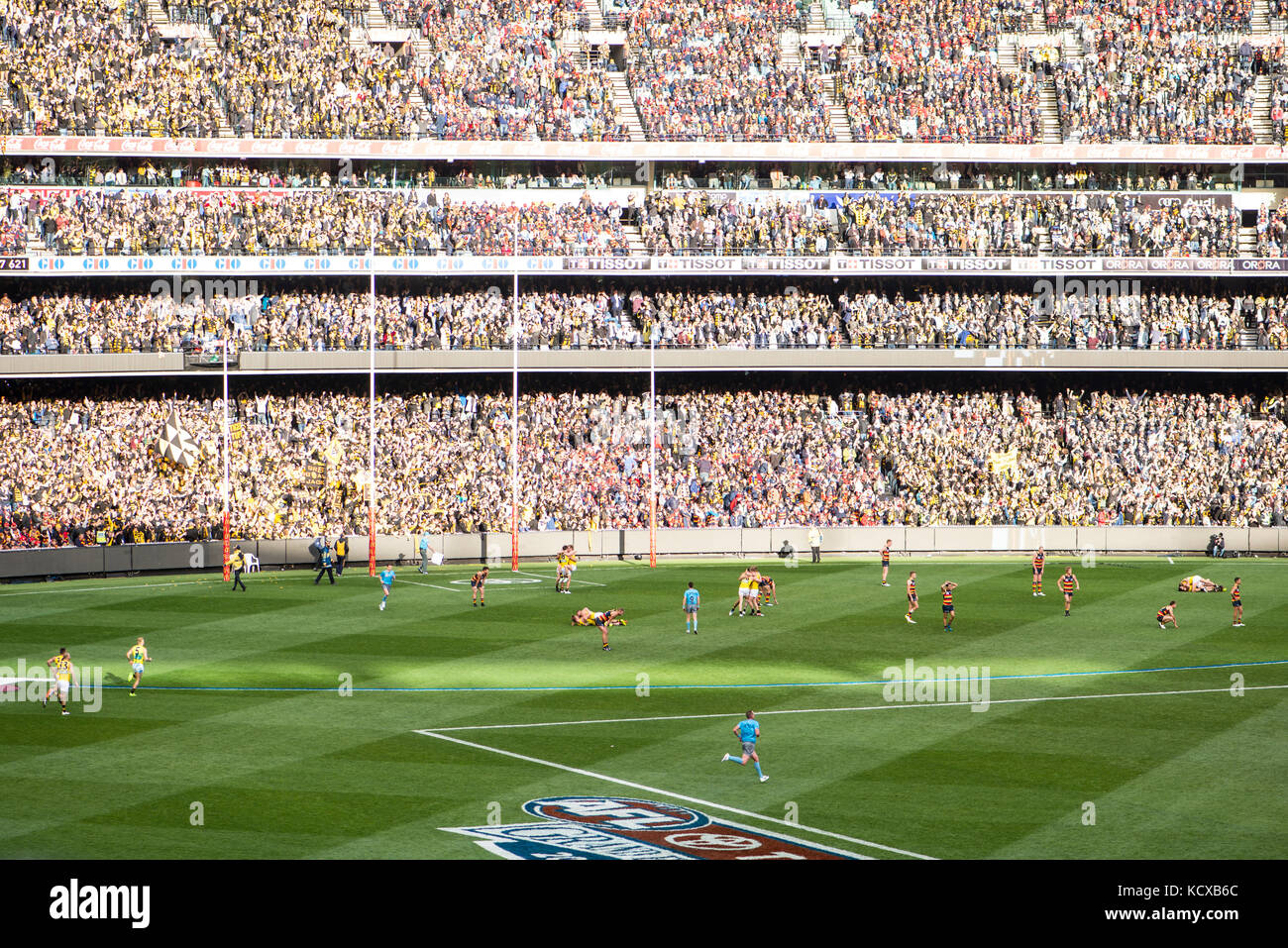 Australian Rules Football Crowd High Resolution Stock Photography And Images Alamy