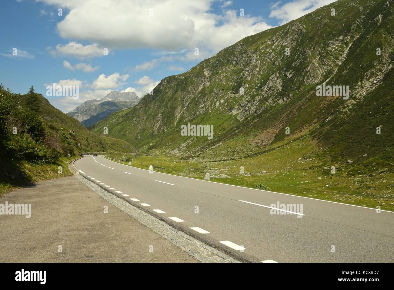 Windy mountain road hi-res stock photography and images - Alamy