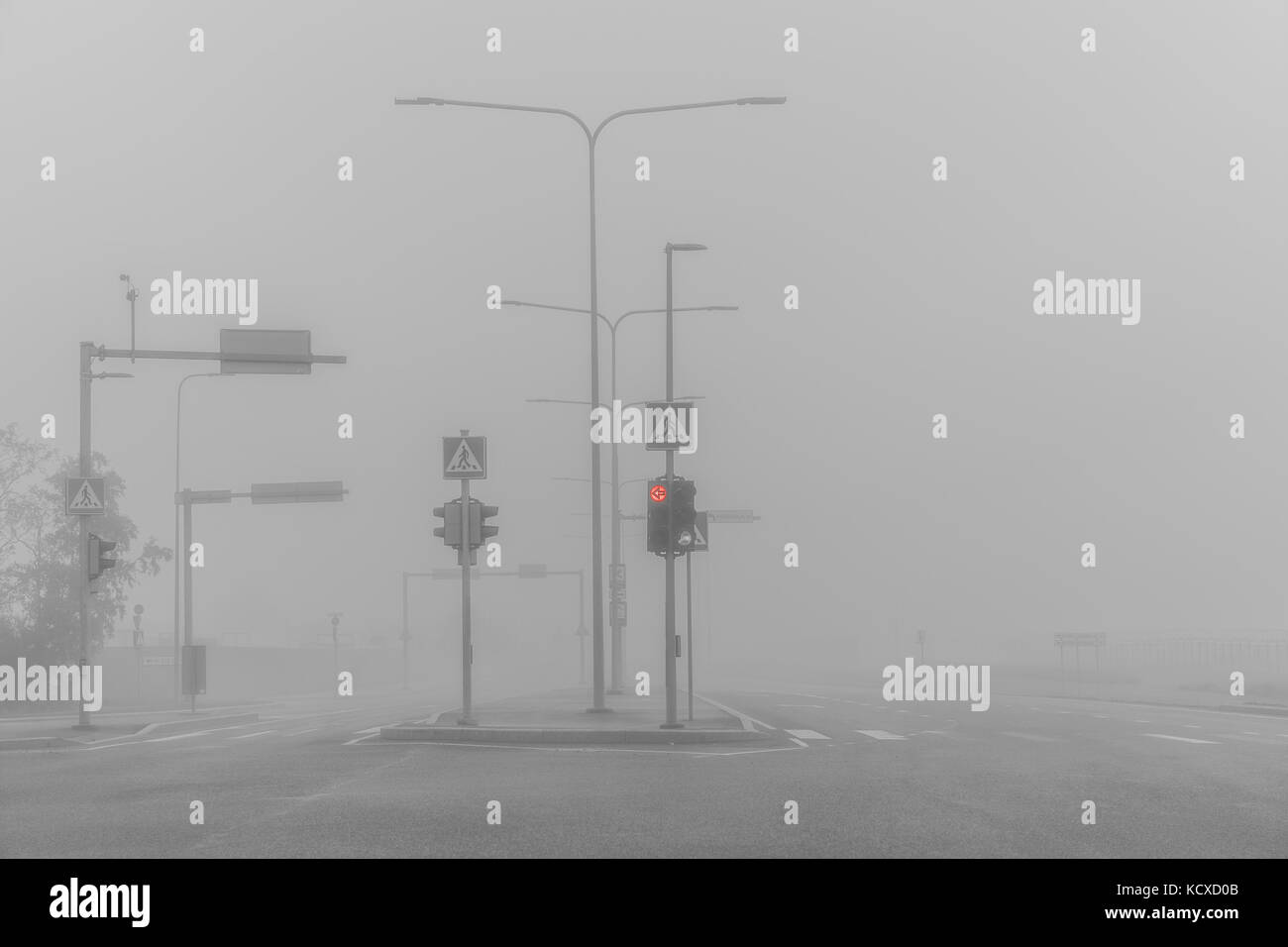 Suburban house night fog hi-res stock photography and images - Alamy