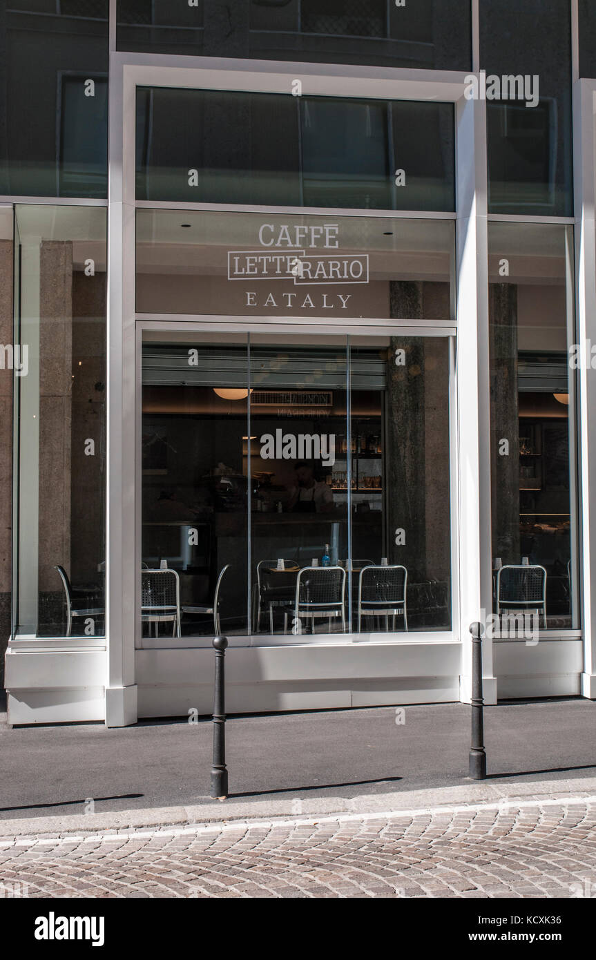 Milan: Caffè Letterario, literary café opened by Eataly, the Italian food stores founded by Oscar Marinetti, inside the Anteo, the Palace of Cinema Stock Photo