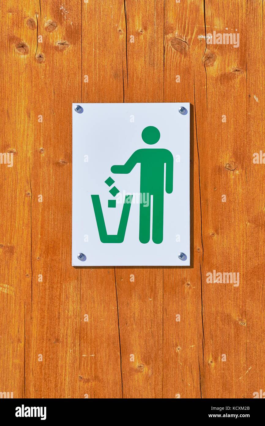 Dustbin sign closeup Stock Photo Alamy