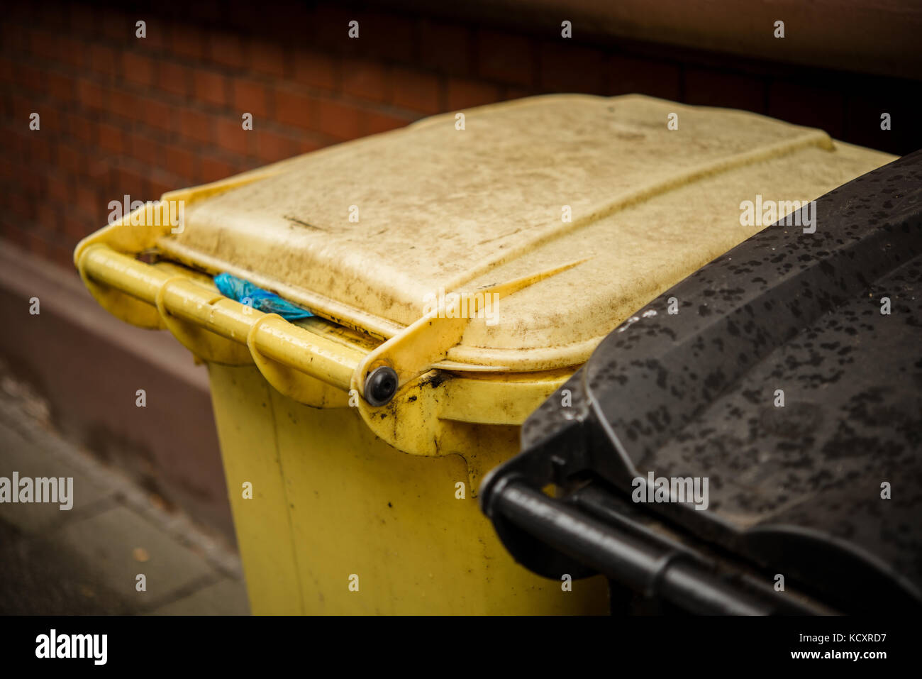 Yellow recycling bin hires stock photography and images Alamy