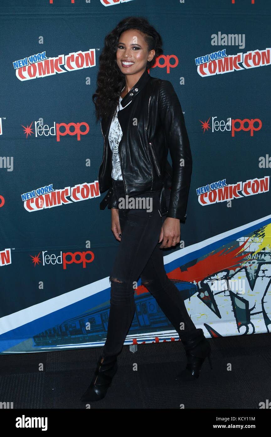 new-york-ny-usa-7th-oct-2017-fola-evans-akingbola-at-freeform-s