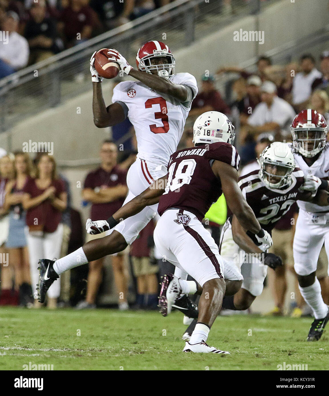 October 6, 2017: Alabama Crimson Tide wide receiver Calvin Ridley (3) catches a pass in the second quarter during the NCAA football game between the Alabama Crimson Tide and the Texas A&M Aggies at Kyle Field in College Station, TX; John Glaser/CSM. Stock Photo