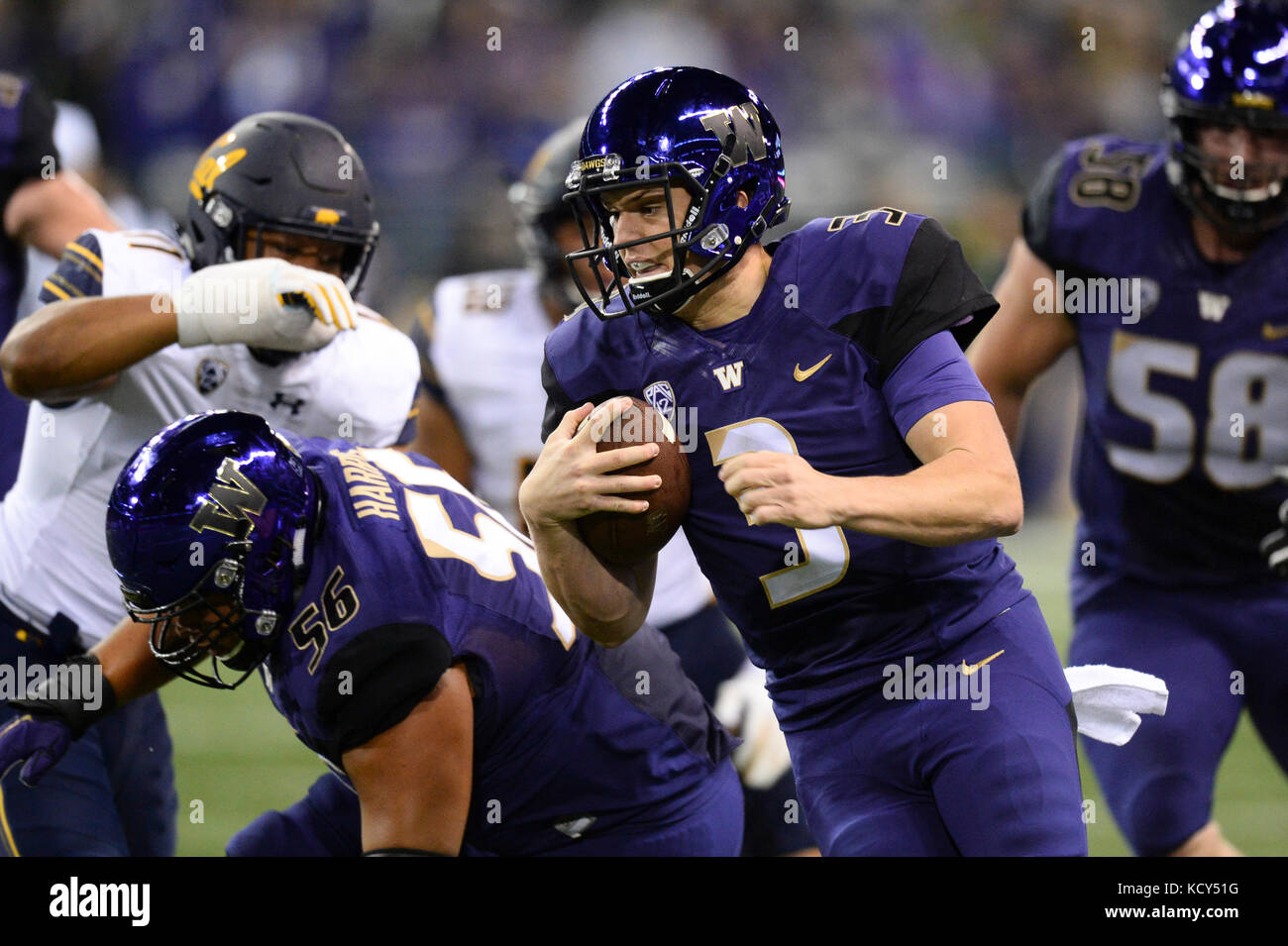 Seattle, WA, USA. 7th Oct, 2017. UW quarterback Jake Browning (3