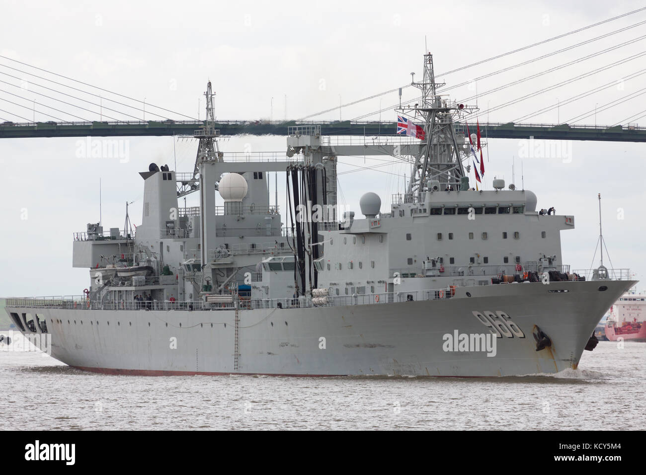 Greenhithe, Kent, United Kingdom. 7th October, 2017. Type 903 replenishment ship Gaoyouhu sails down the river at Greenhithe in Kent. Three Chinese navy ships have departed the River Thames on Saturday 7th October after their first ever port visit to London. Rob Powell/Alamy Live News Stock Photo