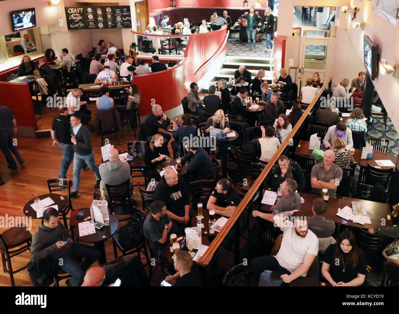 Wetherspoons interior hi-res stock photography and images - Alamy