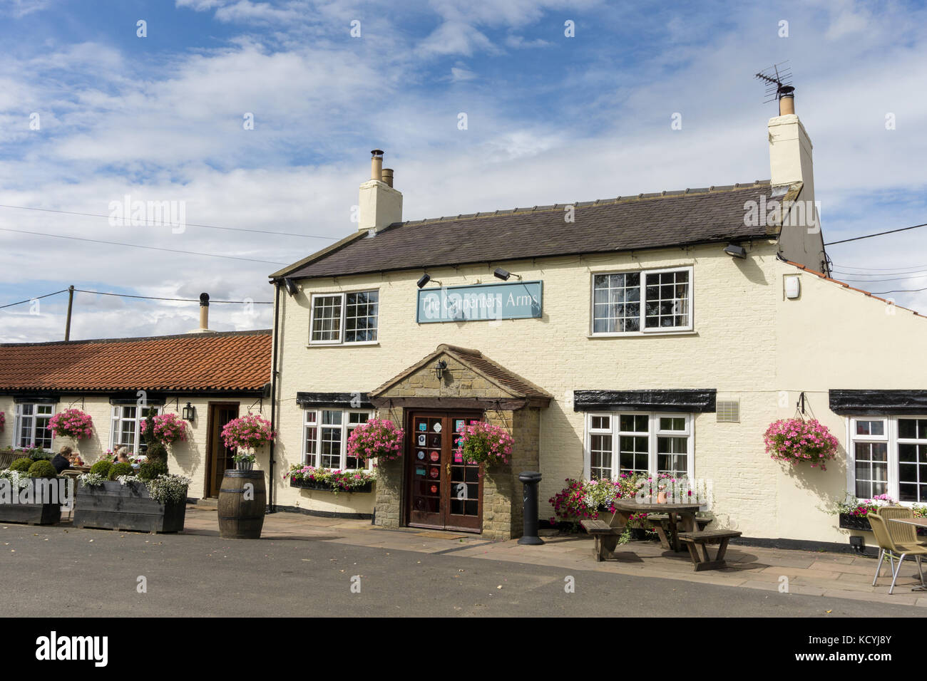 The carpenters arms pub hires stock photography and images Alamy