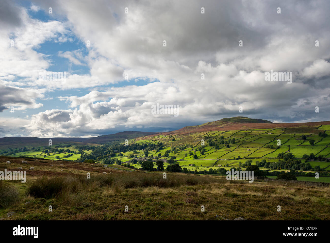 Big sky over Calver Hill and Healaugh in Swaledale, Yorkshire Dales, England. Stock Photo