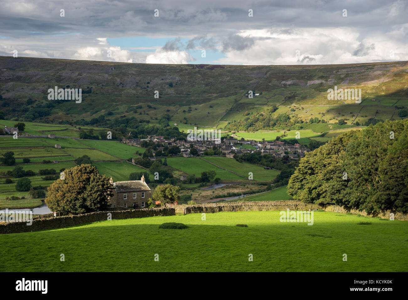 Hills around Reeth in Swaledale, North yorkshire, England. Fremington edge in the background. Stock Photo