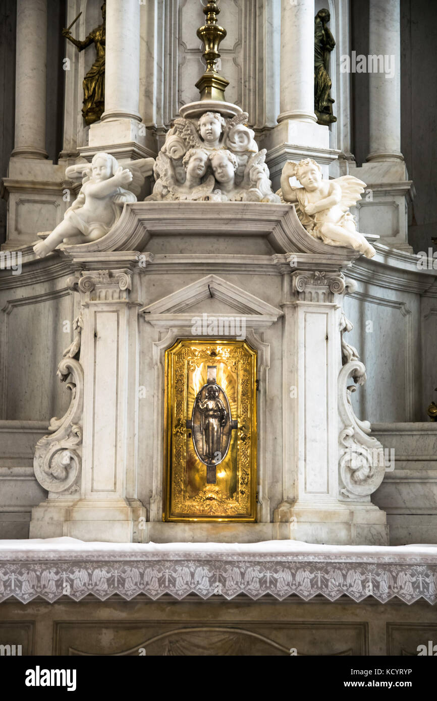 Tabernacle catholic church hires stock photography and images Alamy