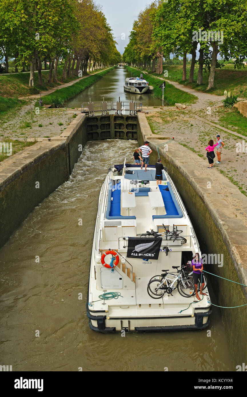 Ecluse de Gailhousty, Gailhousty Lock, Canal de Robine, Aude Department, Languedoc-Roussillon, France Stock Photo
