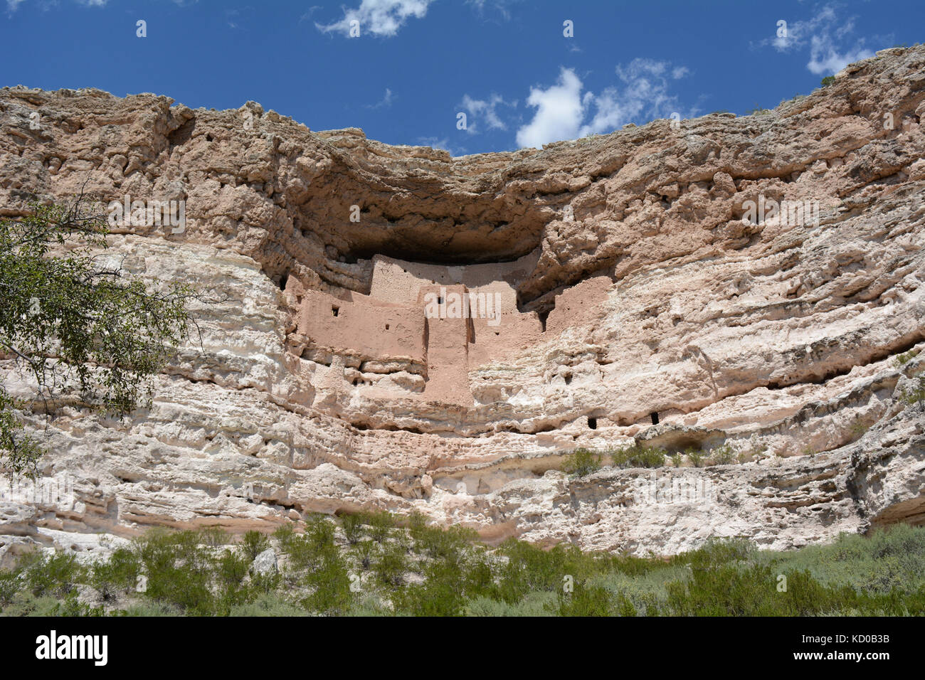 Montezuma Castle - Native American Cliff Dwelling Ruins Stock Photo