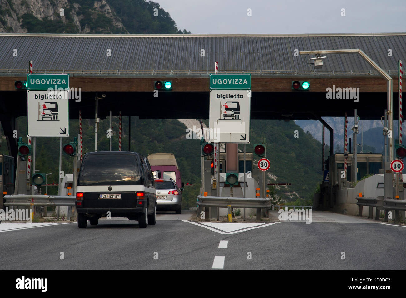 Toll collection at Autostrada Alpe-Adria A23 in Tarvisio, Friuli-Venezia  Giulia, Italy. 25 August 2017 © Wojciech Strozyk / Alamy Stock Photo Stock  Photo - Alamy
