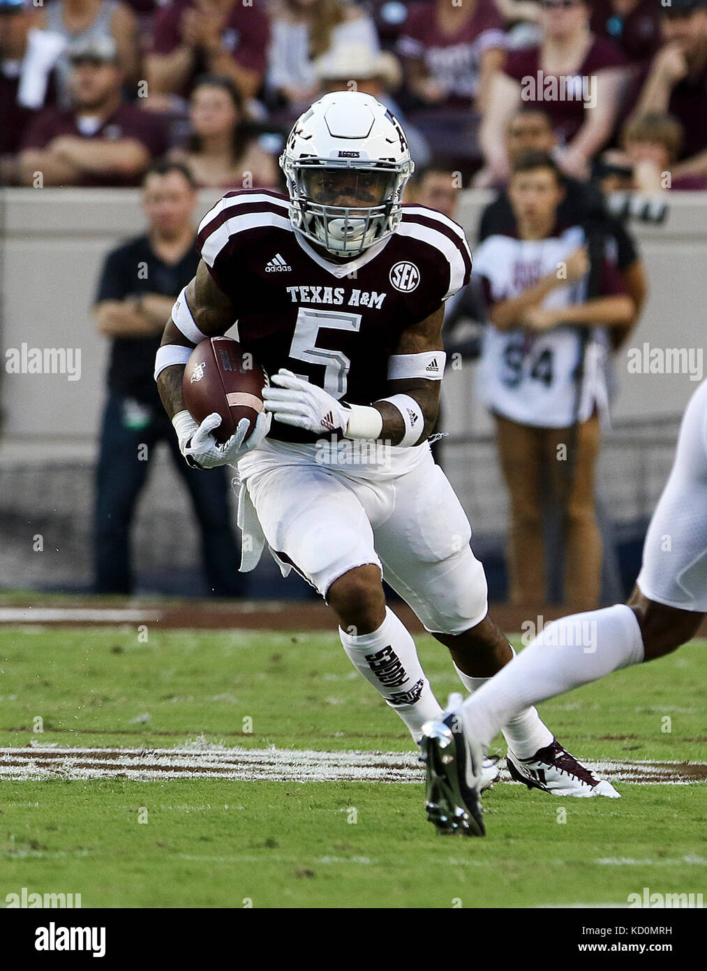 October 6, 2017: Texas A&M Aggies running back Trayveon Williams (5) during the NCAA football game between the Alabama Crimson Tide and the Texas A&M Aggies at Kyle Field in College Station, TX; John Glaser/CSM. Stock Photo