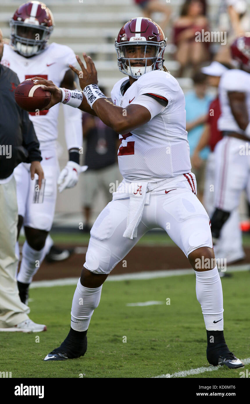 October 6, 2017: Alabama Crimson Tide quarterback Jalen Hurts (2) during the NCAA football game between the Alabama Crimson Tide and the Texas A&M Aggies at Kyle Field in College Station, TX; John Glaser/CSM. Stock Photo