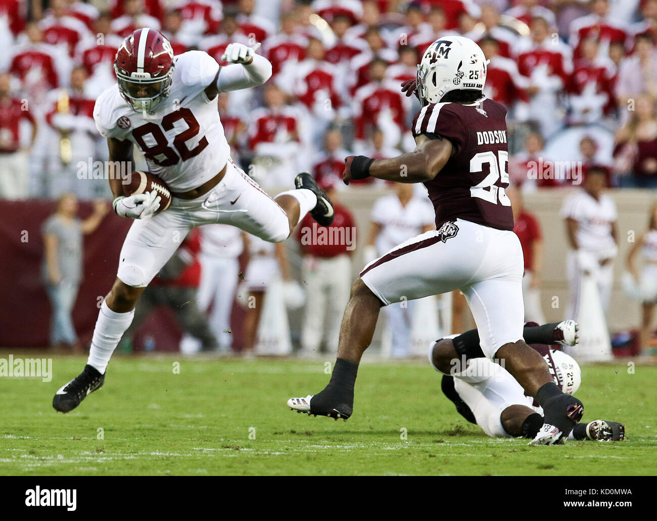 October 6, 2017: Alabama Crimson Tide tight end Irv Smith Jr. (82) during the NCAA football game between the Alabama Crimson Tide and the Texas A&M Aggies at Kyle Field in College Station, TX; John Glaser/CSM. Stock Photo