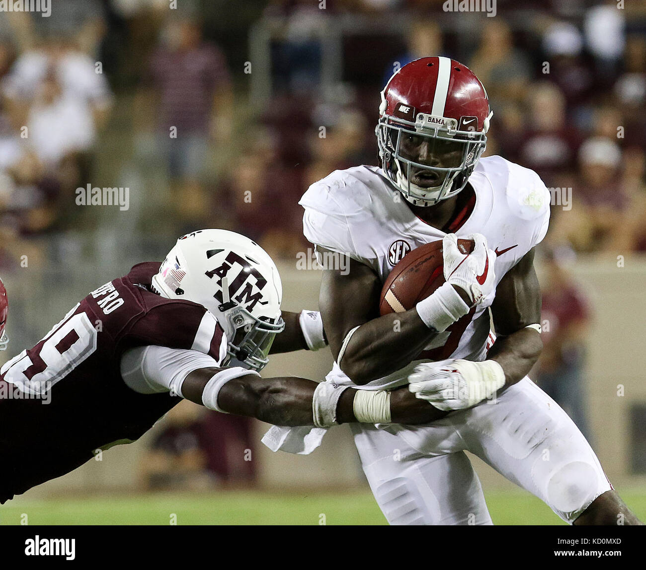 October 6, 2017: Alabama Crimson Tide running back Bo Scarbrough (9) during the NCAA football game between the Alabama Crimson Tide and the Texas A&M Aggies at Kyle Field in College Station, TX; John Glaser/CSM. Stock Photo