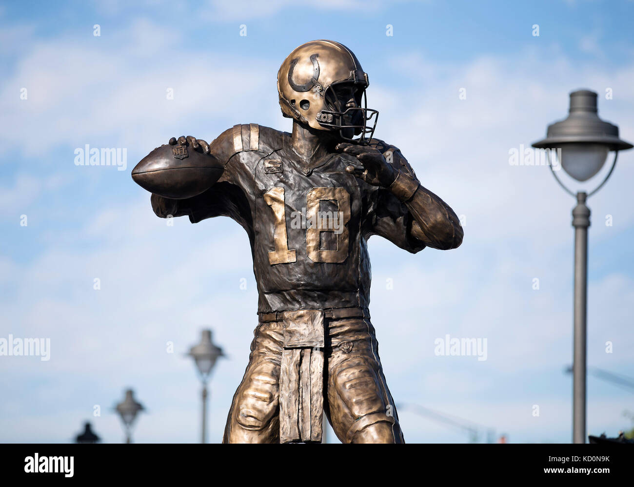 Indianapolis, Indiana, USA. 25th Nov, 2018. A general view of Peyton  Manning statue outside of Lucas Oil Stadium prior to NFL football game  action between the Miami Dolphins and the Indianapolis Colts