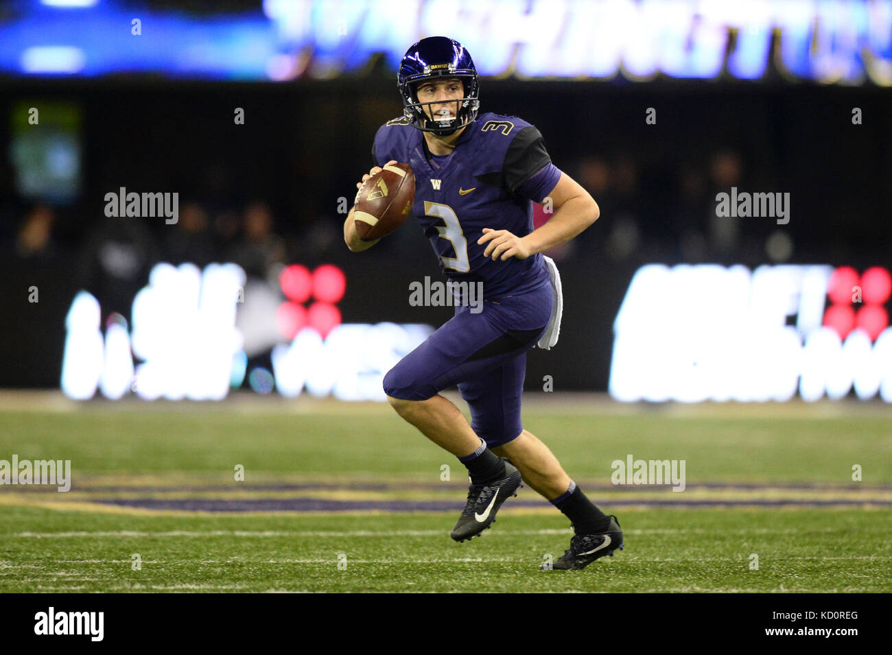 Seattle, WA, USA. 7th Oct, 2017. UW quarterback Jake Browning (3) in action during a PAC12 football game between the Cal Bears and the Washington Huskies. The game was played at Husky Stadium on the University of Washington campus in Seattle, WA. Jeff Halstead/CSM/Alamy Live News Stock Photo