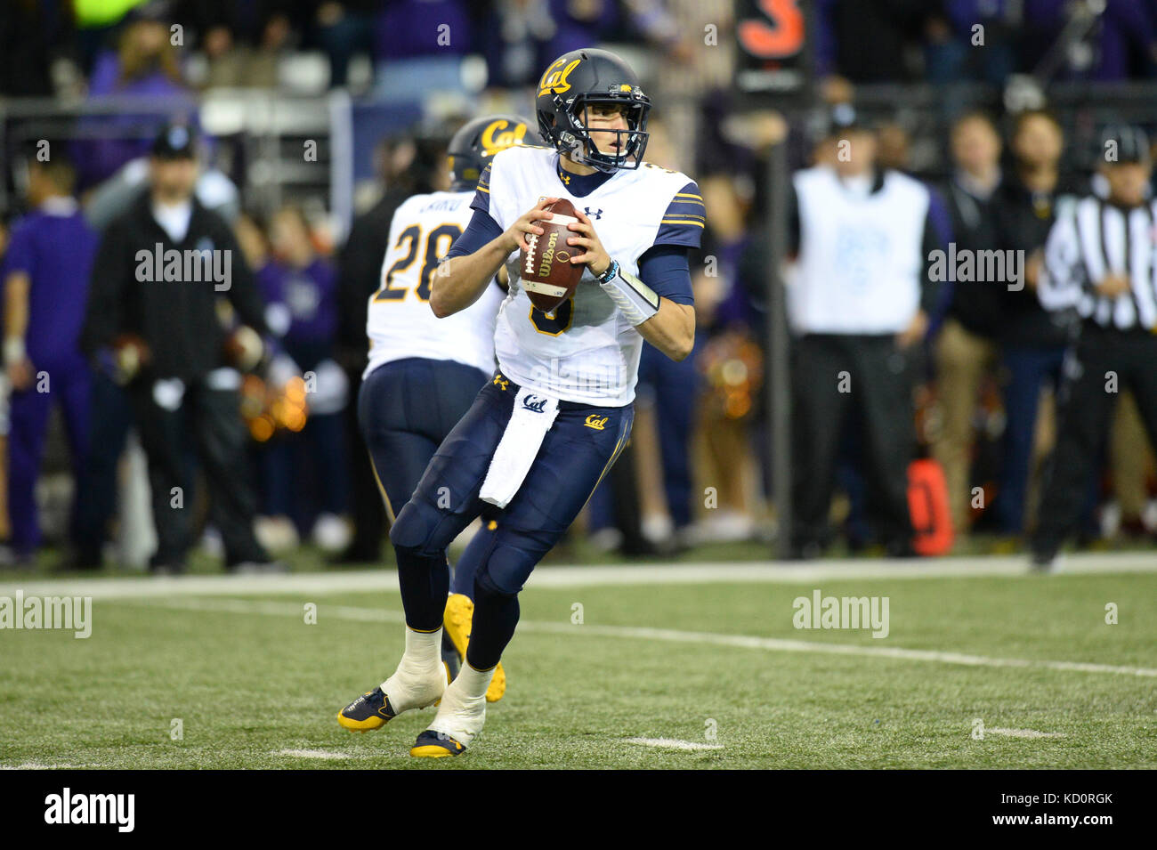 Seattle, WA, USA. 7th Oct, 2017. Cal quarterback Ross Bowers (3) in action during a PAC12 football game between the Cal Bears and the Washington Huskies. The game was played at Husky Stadium on the University of Washington campus in Seattle, WA. Jeff Halstead/CSM/Alamy Live News Stock Photo