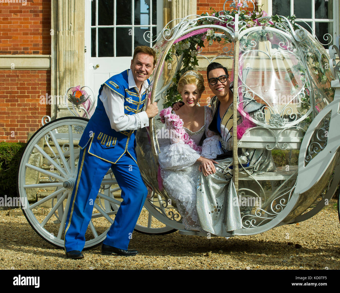 Newport Pagnell, UK. 8th Oct, 2017. Brian Conley (Buttons), Gok Wan