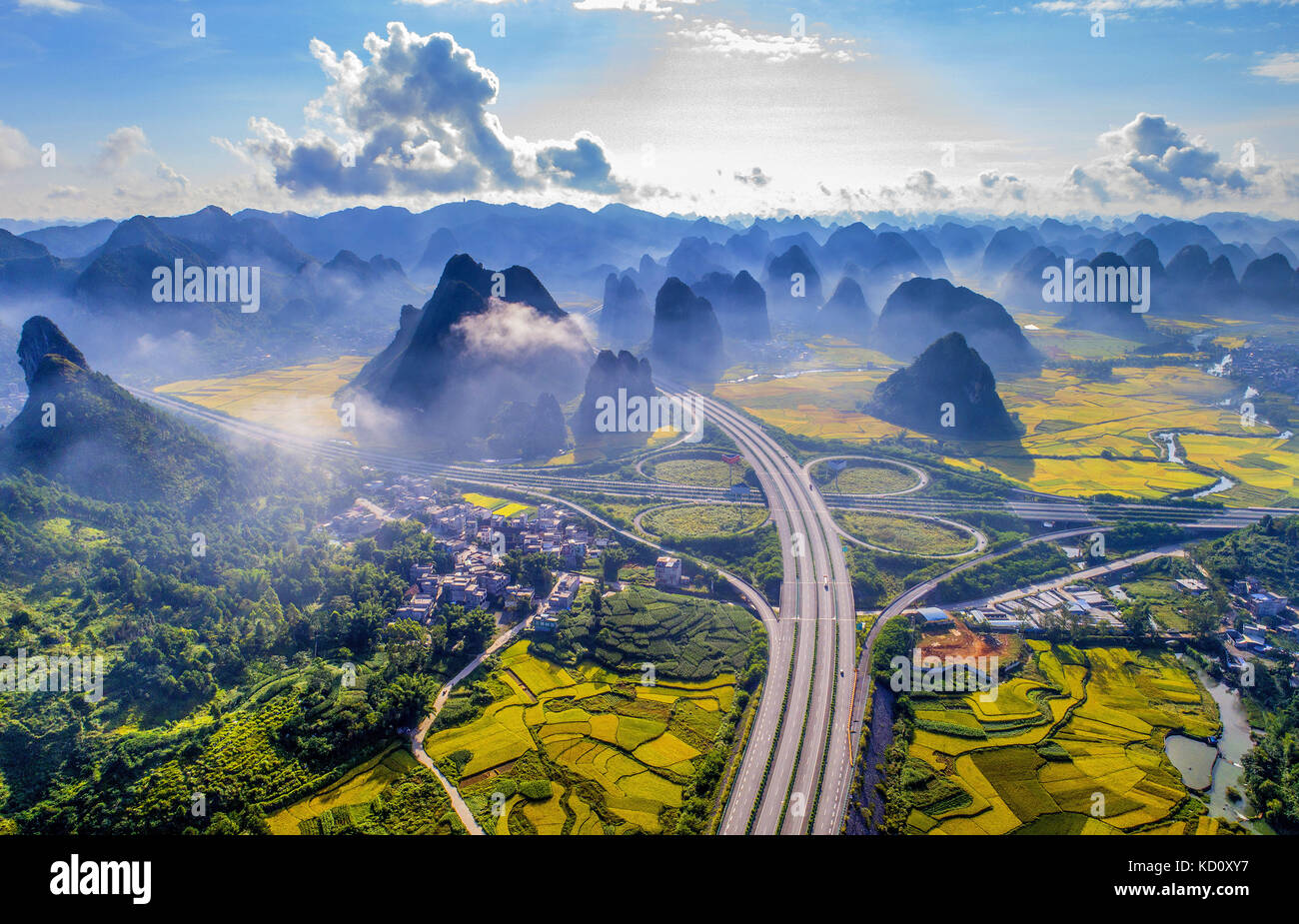 Baise, China. 8th Oct, 2017. (EDITORIAL USE ONLY. CHINA OUT).The Hepu-Napo Expressway is regarded as the most beautiful expressway due to the stunning scenery of Karst Landform in Baise, southwest China's Guangxi. Credit: SIPA Asia/ZUMA Wire/Alamy Live News Stock Photo