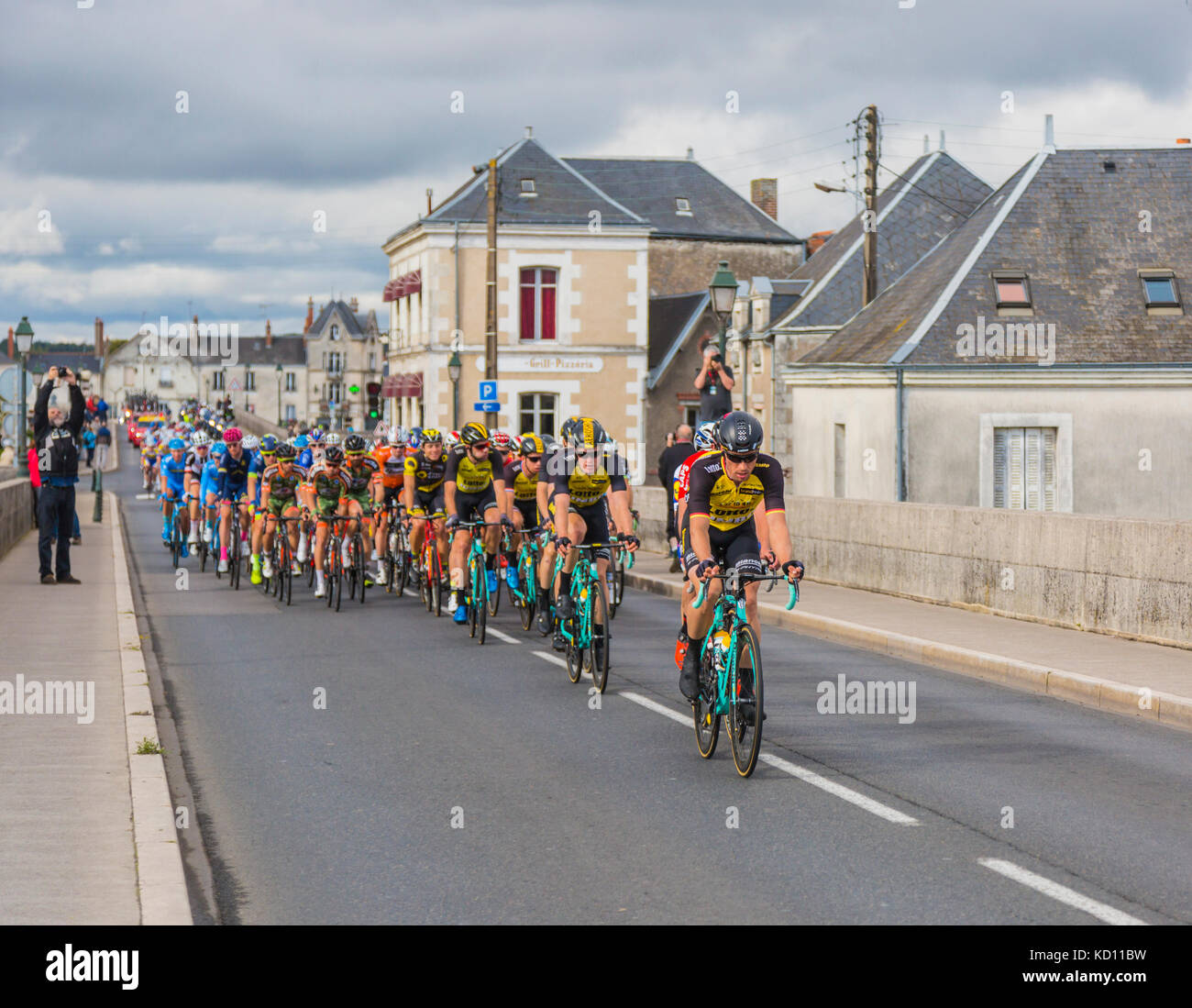 Amboise, France. 8th Oct, 2017. The peloton passing on the bridge in Amboise during the Paris-Tours road cycling race. Credit: Radu Razvan/Alamy Live News Stock Photo