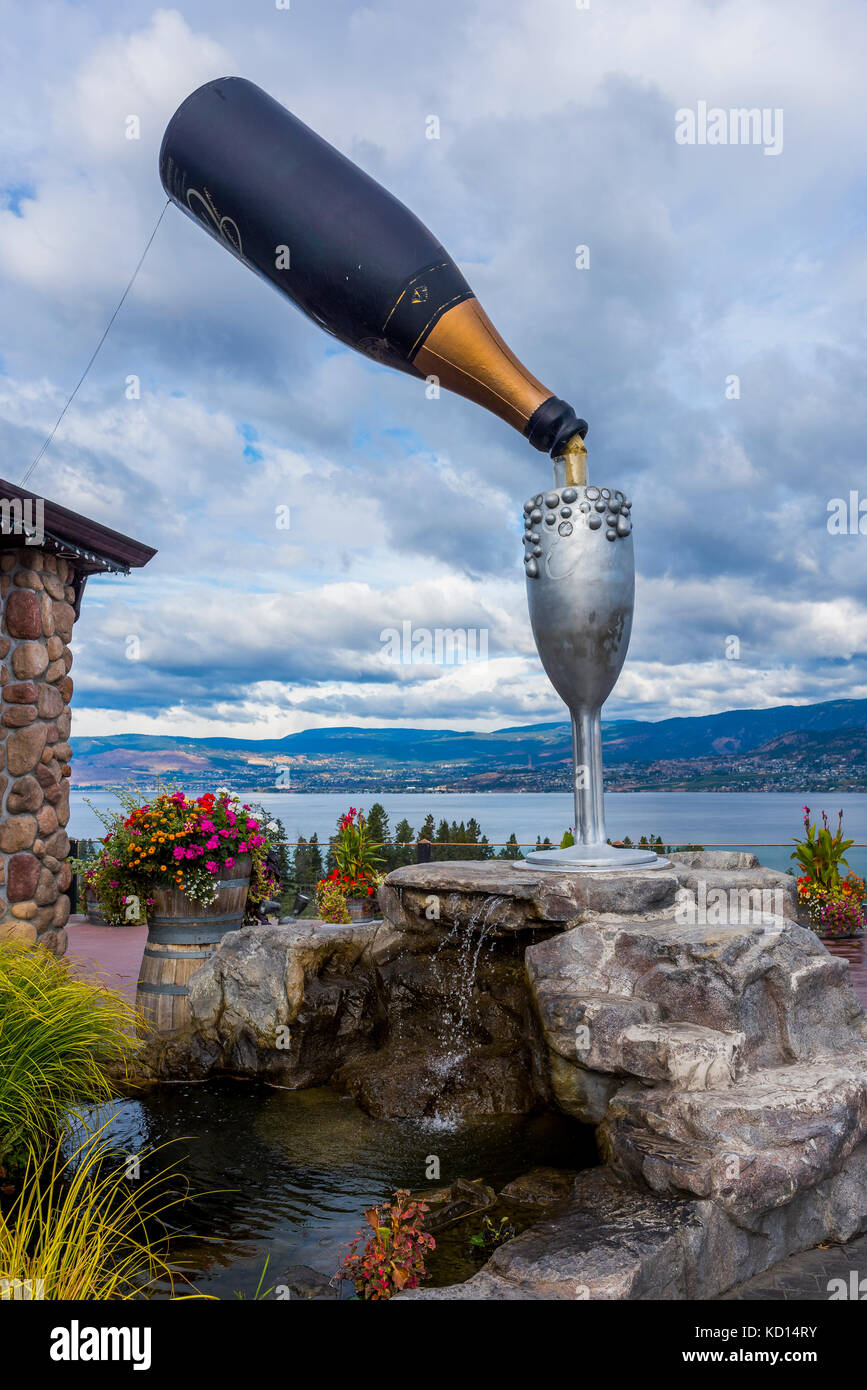 Summerhill Pyramid Winery, Kelowna, Okanagan Valley, British Columbia,  Canada Stock Photo - Alamy