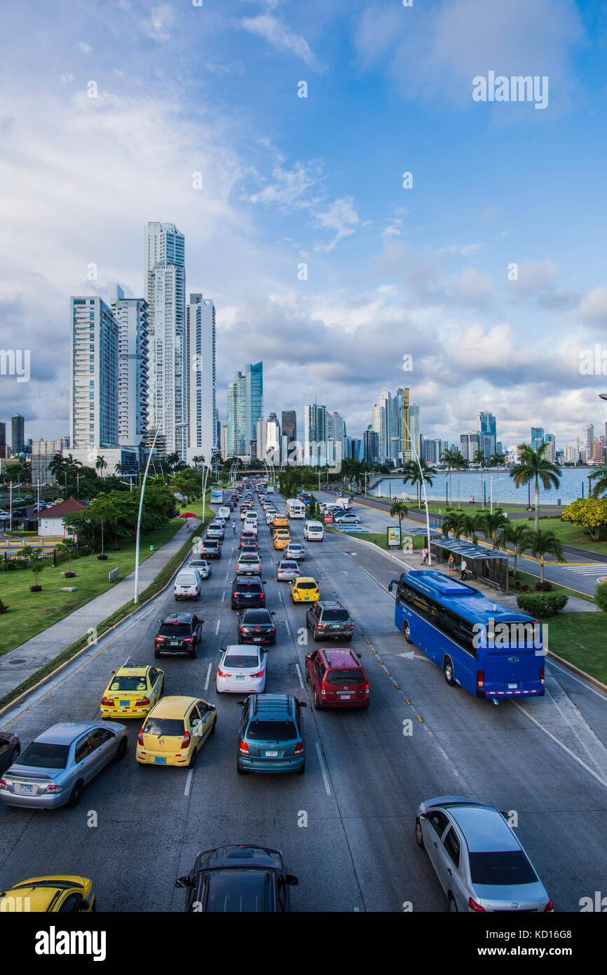 City Street traficc heavy Stock Photo - Alamy