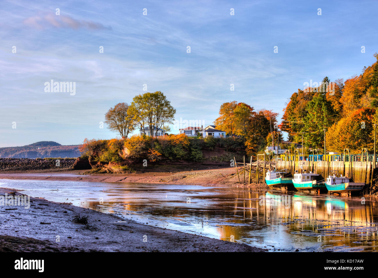 Invertir cae a lo largo del Río San Juan, en San Juan, la Bahía de Fundy,  Fundy unidad costera, la Highway 1, New Brunswick, Canadá Fotografía de  stock - Alamy