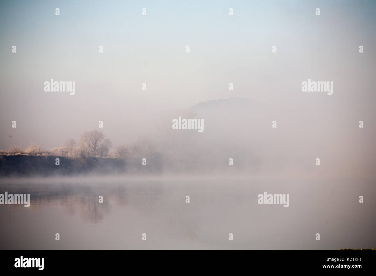 Morning on the river early morning fog Stock Photo - Alamy