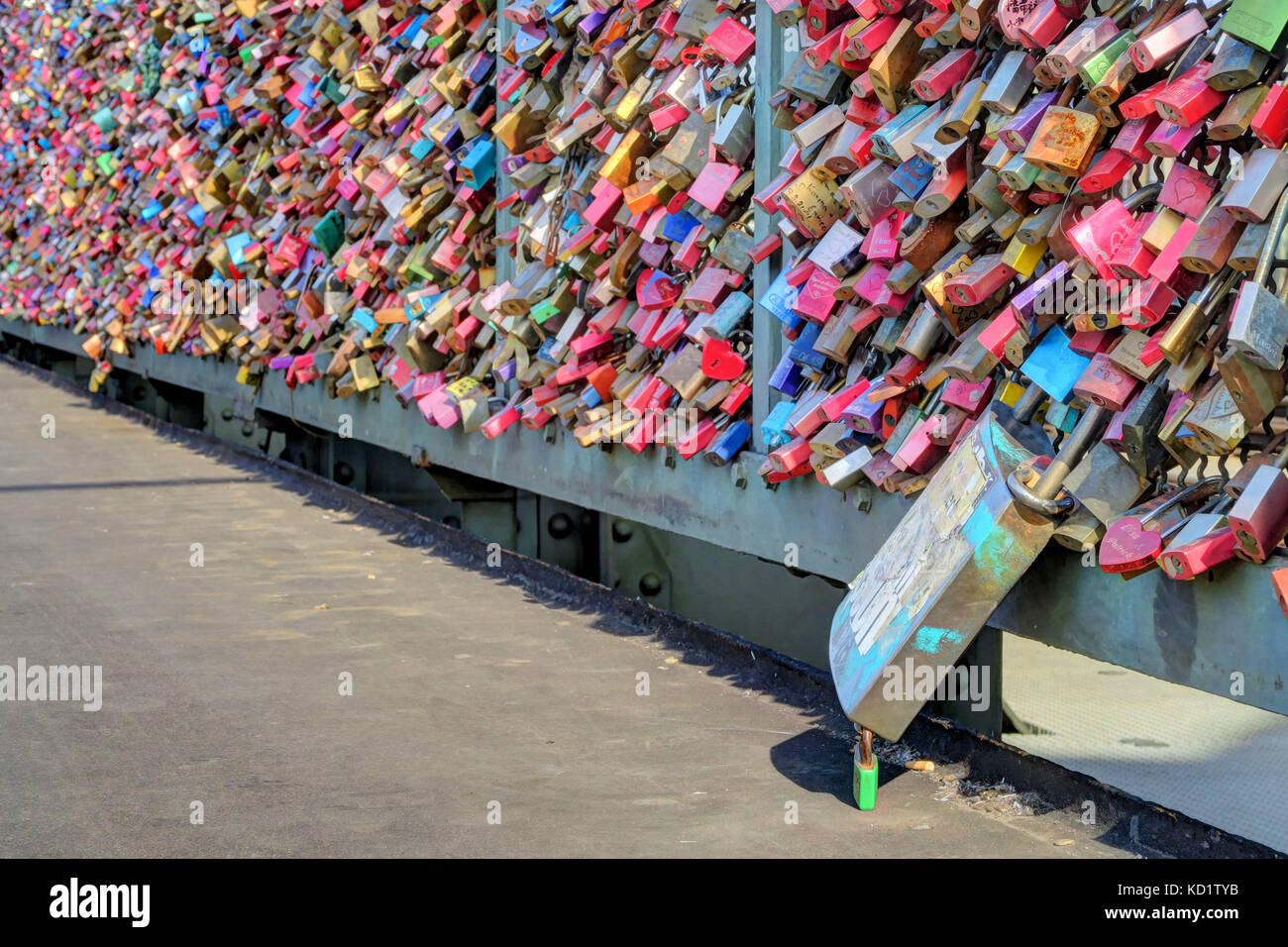 Love locks on Hohenzollernbrücke ( Hohenzollern Bridge) in Cologne (Köln/Koeln), Germany. Stock Photo