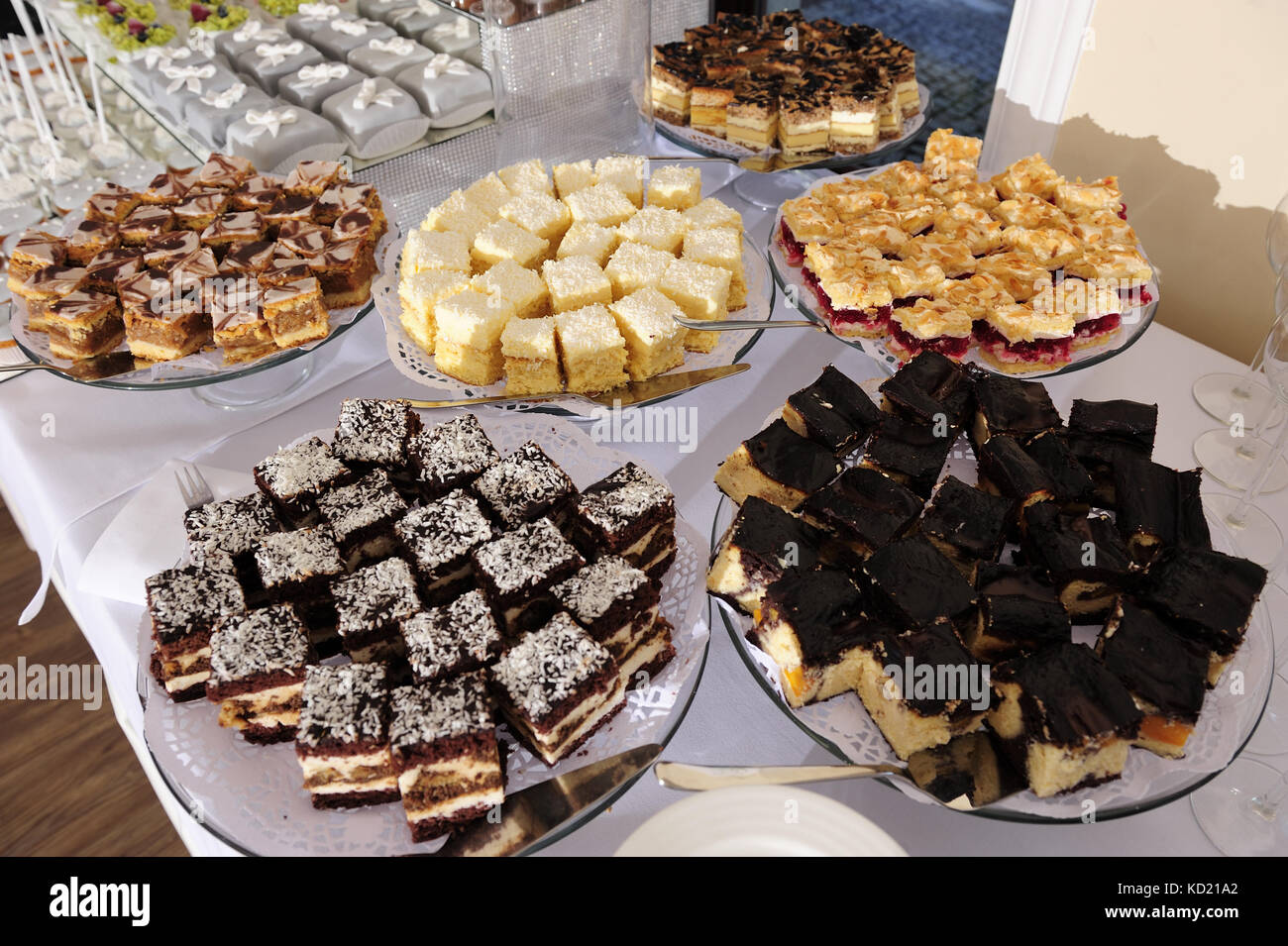 cakes, party, sweet, refreshment, cakes, sweet, snacks, calories