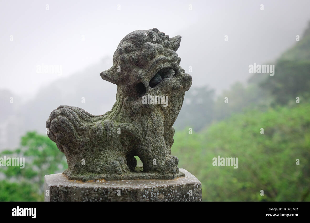 Lion rock mountain hong kong hi-res stock photography and images - Alamy