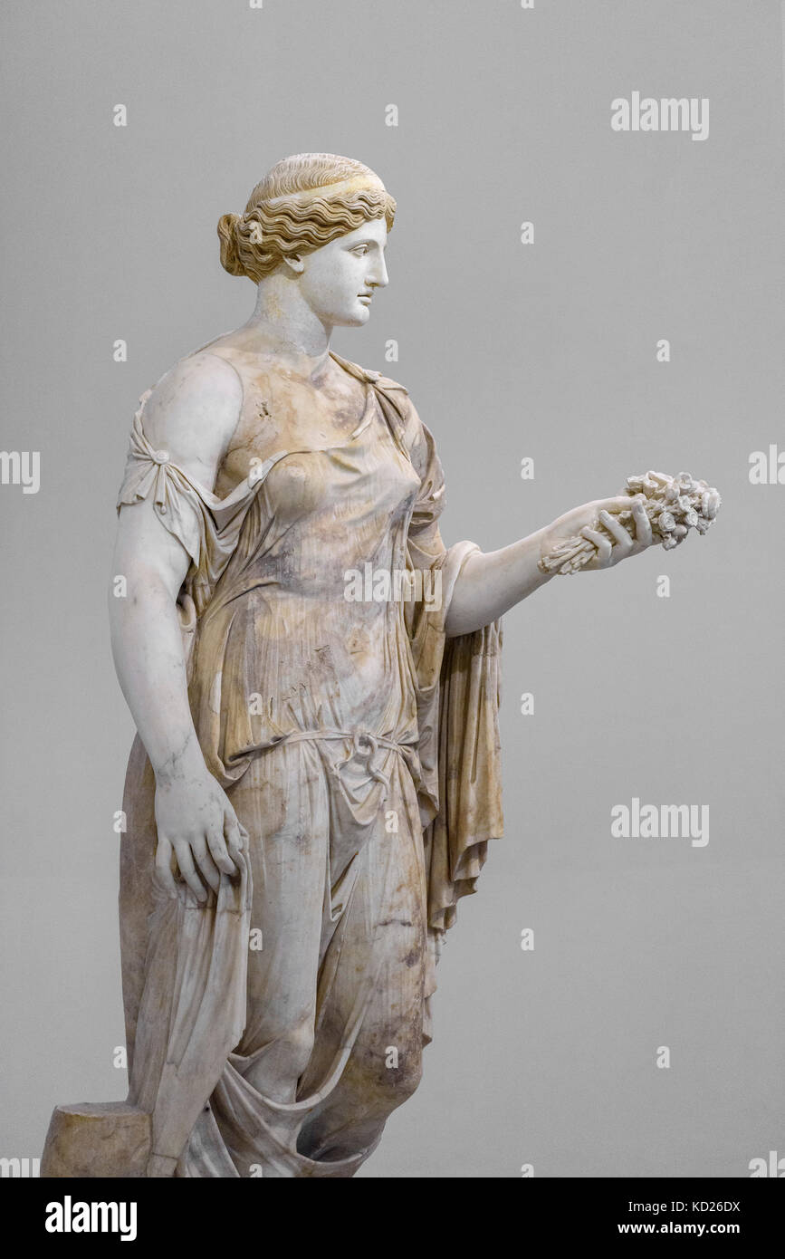 Naples. Italy. Farnese Flora Major, colossal Roman statue, 2nd century A.D. Museo Archeologico Nazionale di Napoli.  Flora Maggiore, II sec d.C. (150- Stock Photo