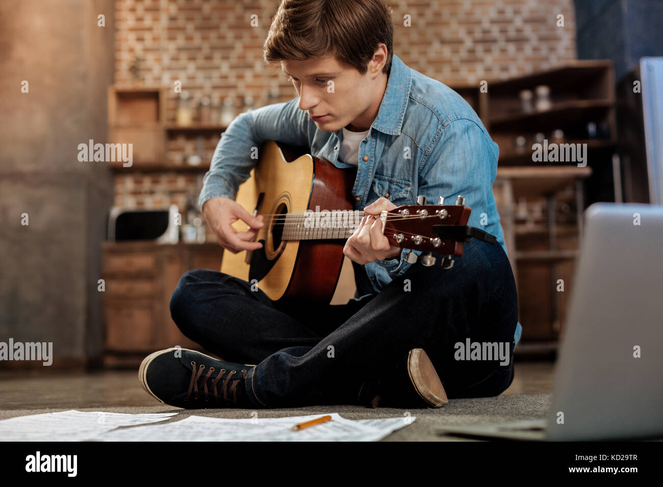 Guitar practice hi-res stock photography and images - Alamy