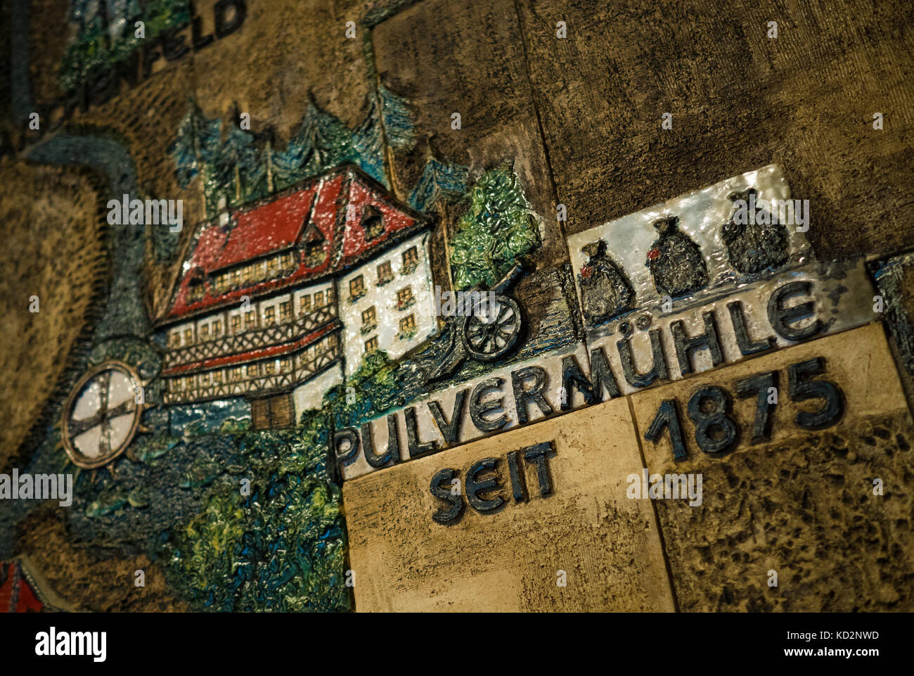 Waischenfeld, Germany. 9th Oct, 2017. A wall painting shows the old building of the Gasthof Pulvermuehle hotel in Waischenfeld, Germany, 9 October 2017. The German writers' group Gruppe 47 (Group 47) met for the last time at the Gasthof Pulvermuehle hotel in October 1967. Credit: Nicolas Armer/dpa/Alamy Live News Stock Photo