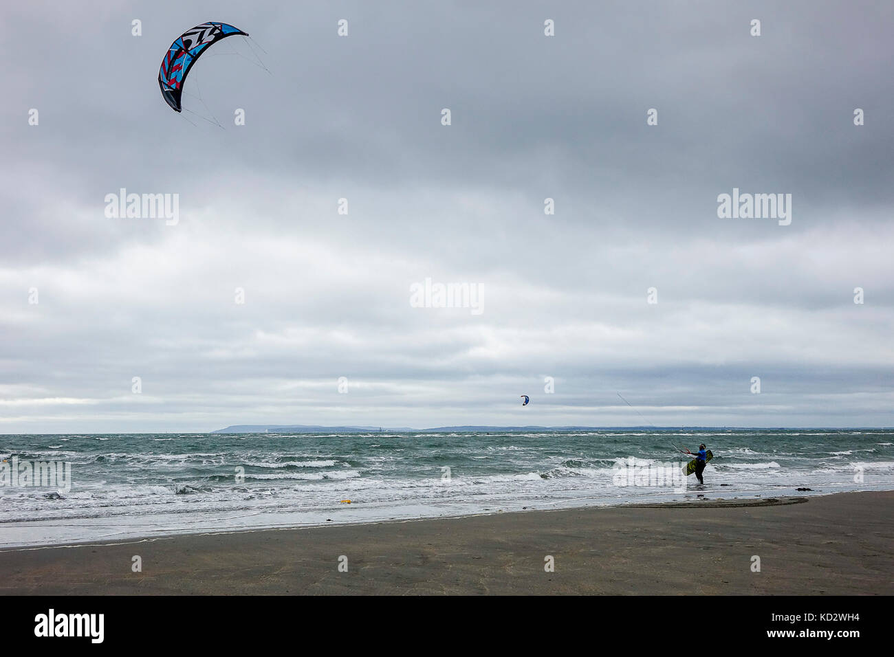 West Strand, West Wittering, West Sussex, UK. 10th October 2017. Low