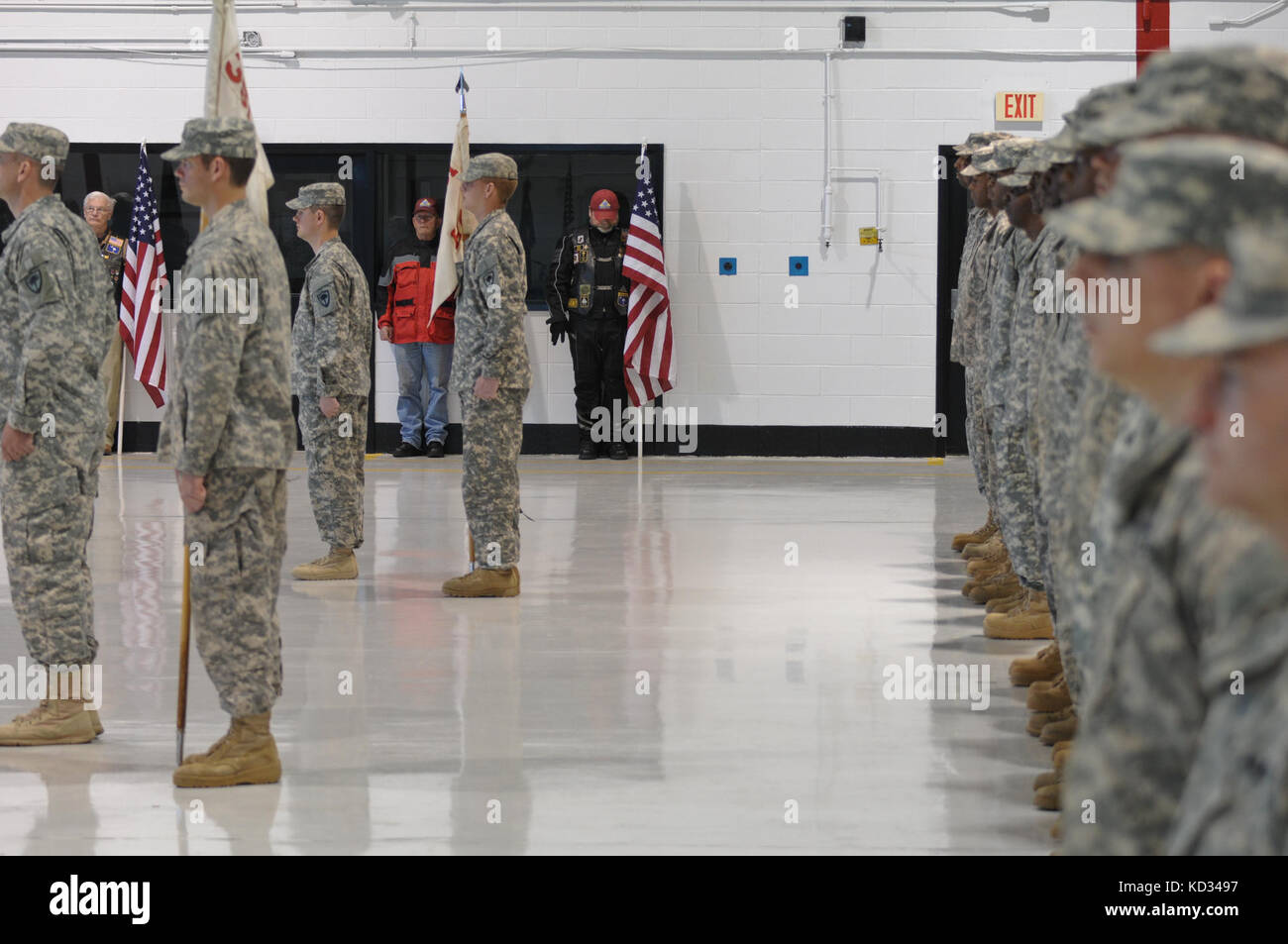 U.S. Soldiers in the 351st Aviation Support Battalion (ASB), S.C. Army ...