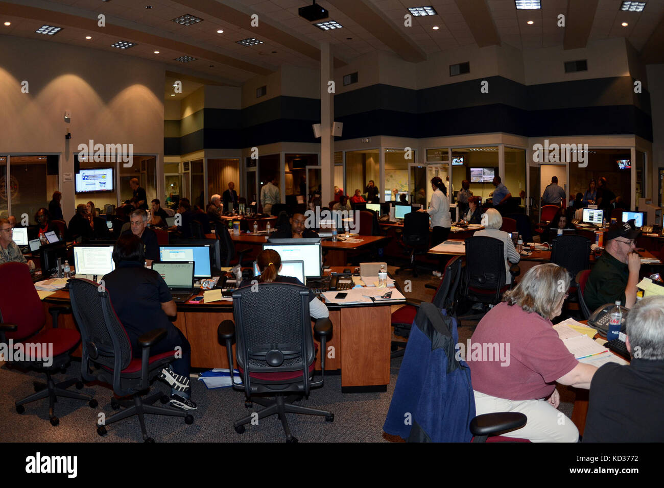 Navy operations support center hires stock photography and images Alamy